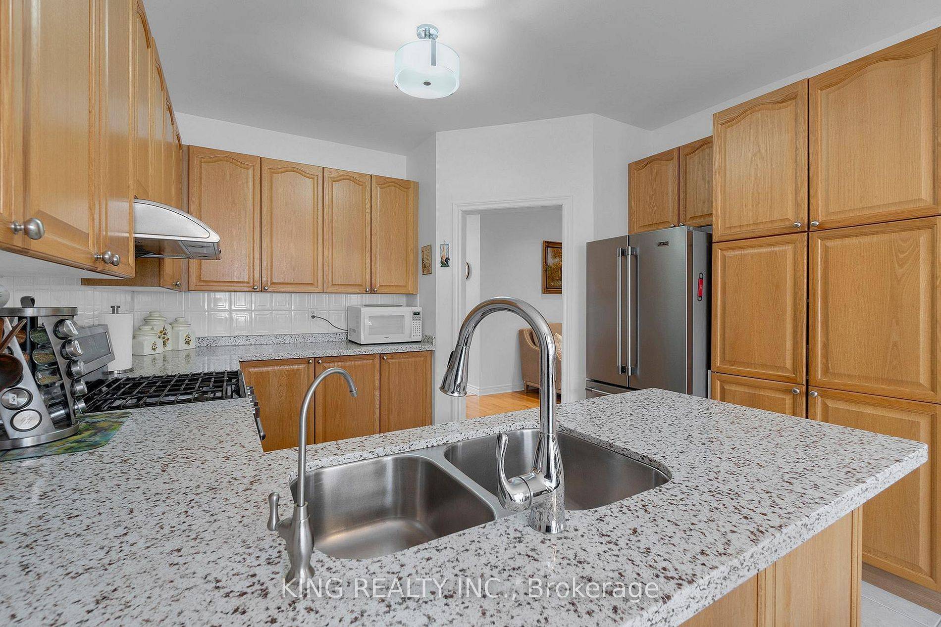 66 Saffron CRES, Brampton, ON L6S 6H7