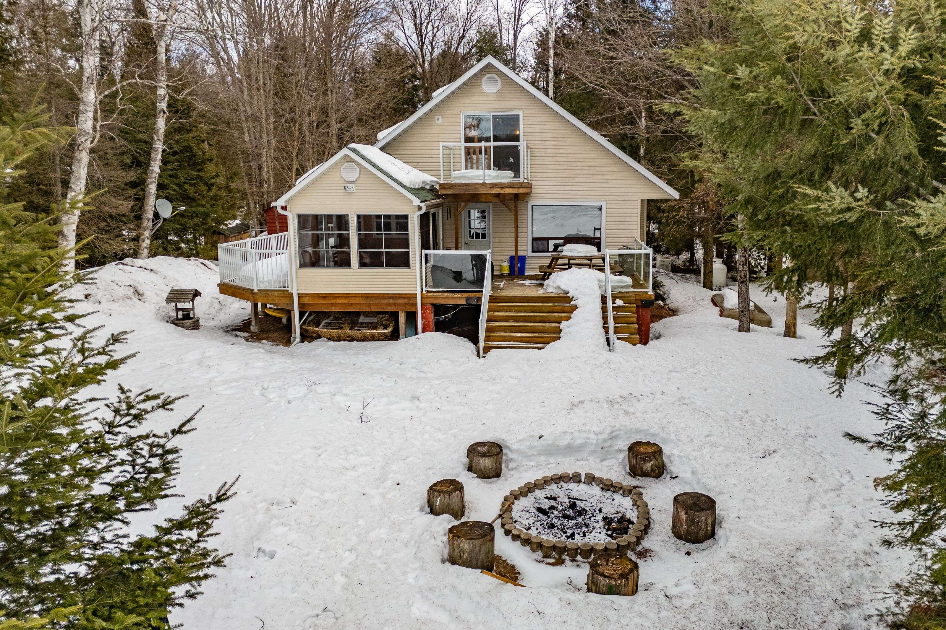 1012 Goodlife LN, Algonquin Highlands, ON P0A 0A8