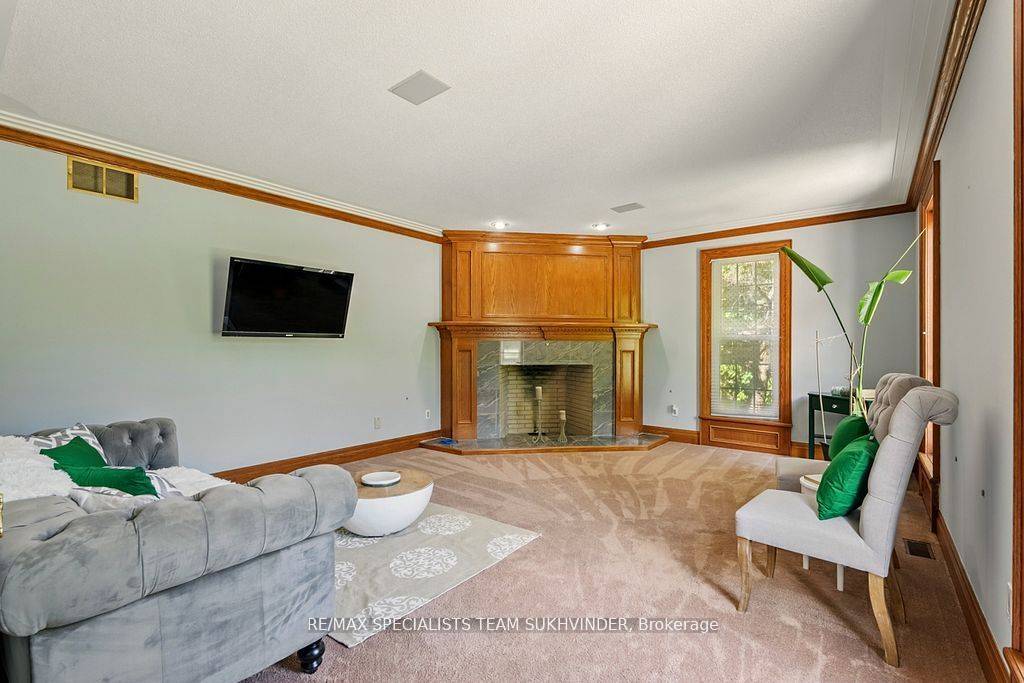 891 Rosehill RD, Fort Erie, ON L2A 5M4