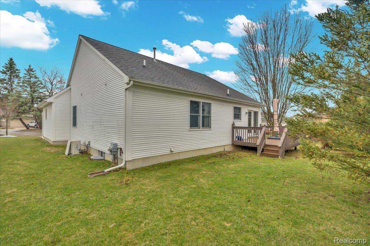 634 Eastway Circle, Lapeer, MI 48446