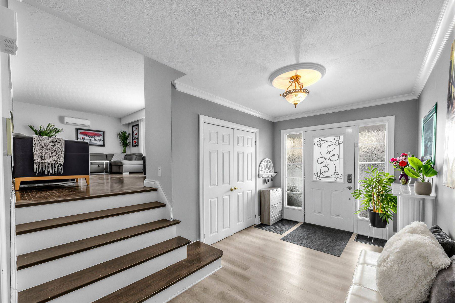 691 Fernhill BLVD, Oshawa, ON L1J 5K2