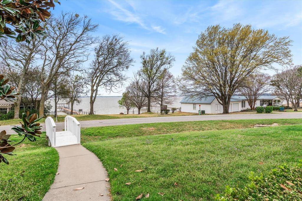 10165 Northlake Circle, Kemp, TX 75143