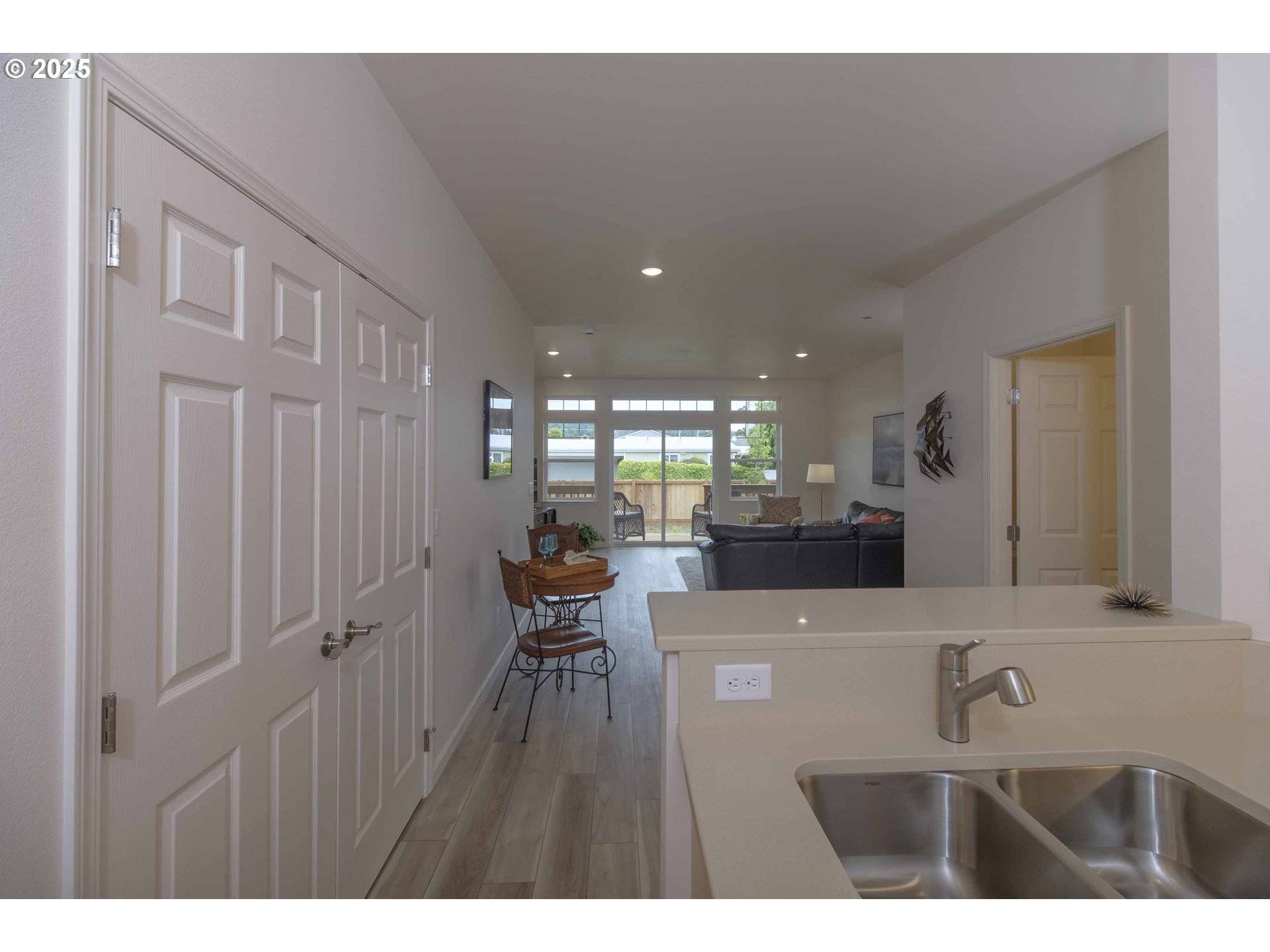 1593 37th ST, Florence, OR 97439