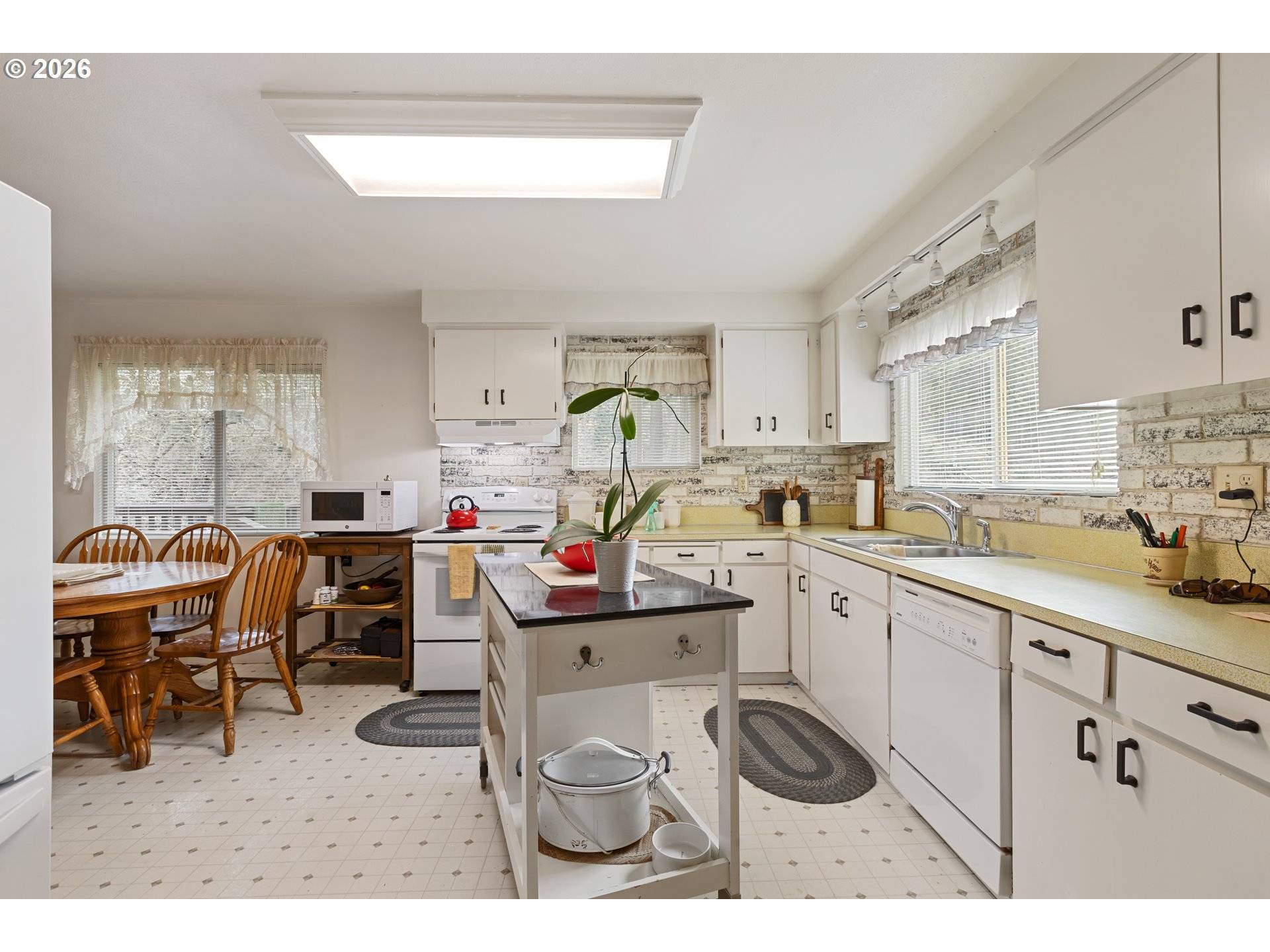 1386 RICHARDSON RD, Myrtle Creek, OR 97457