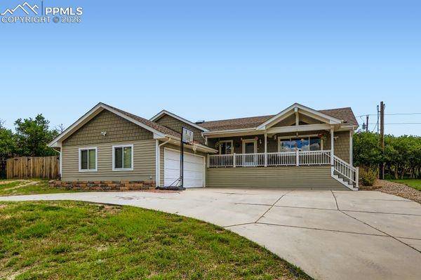 815 Meadow LN, Palmer Lake, CO 80133