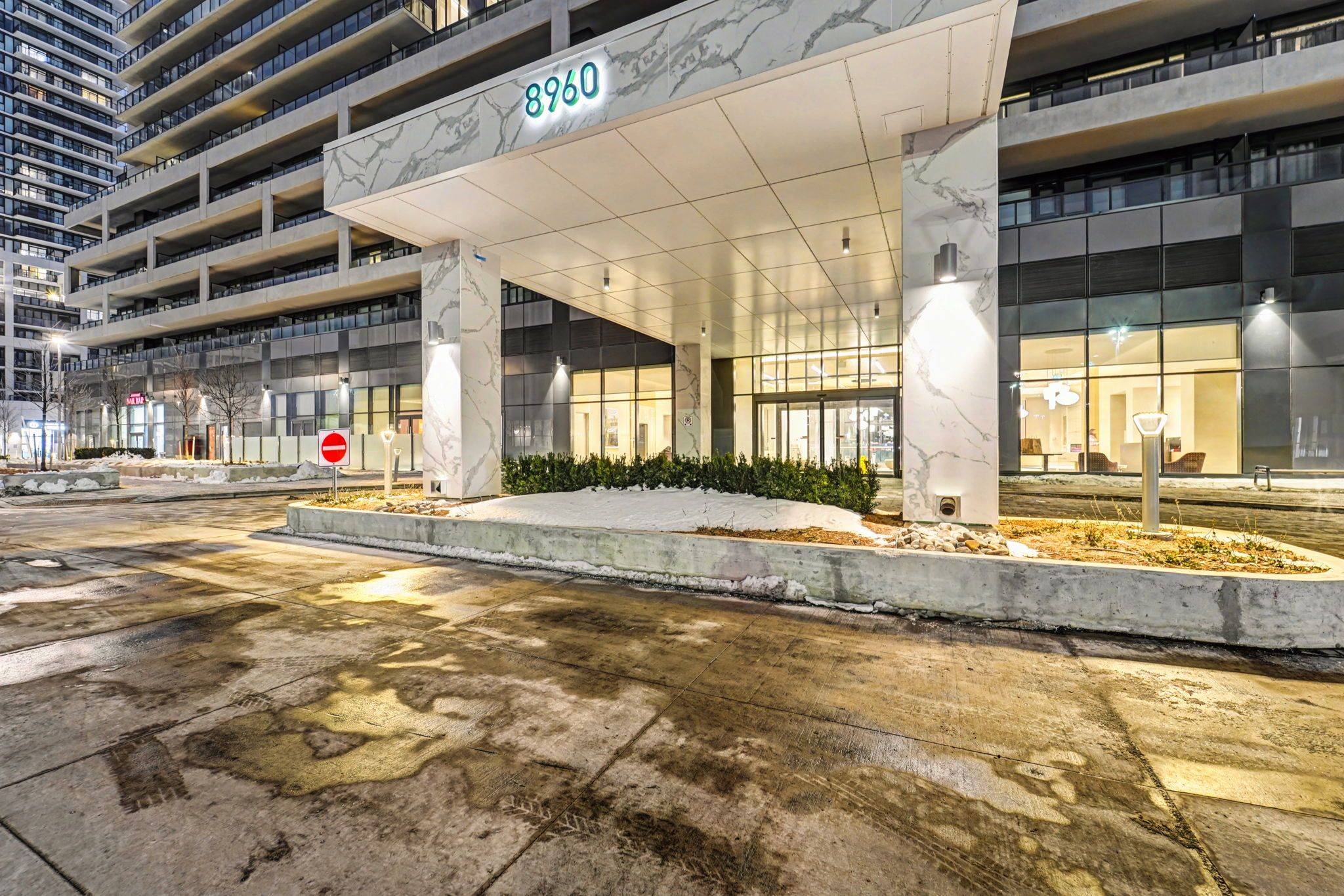 8960 Jane ST #421, Vaughan, ON L4K 2M9