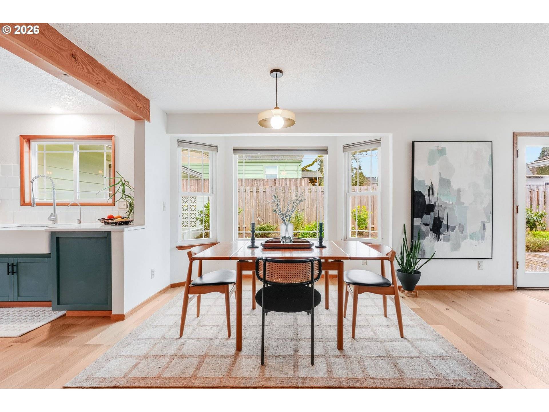 160 S CENTER ST, Silverton, OR 97381