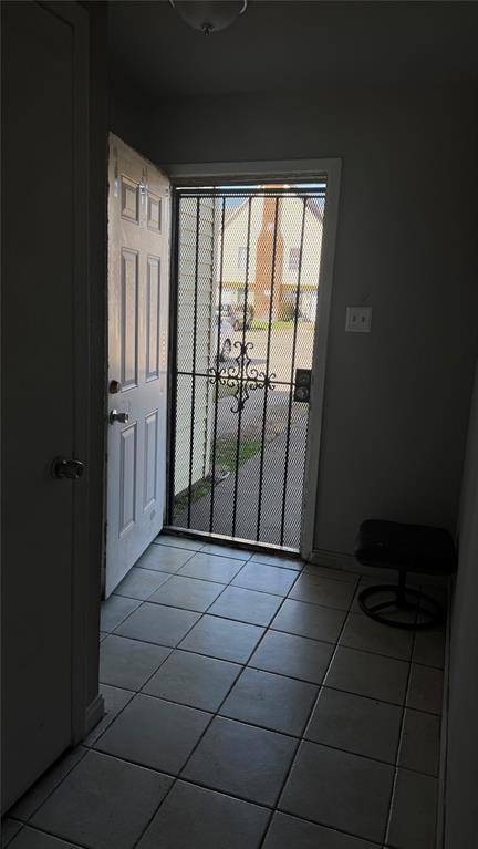 9434 Olde Towne Row, Dallas, TX 75227