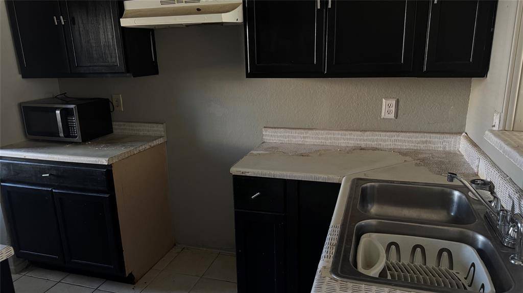 9434 Olde Towne Row, Dallas, TX 75227