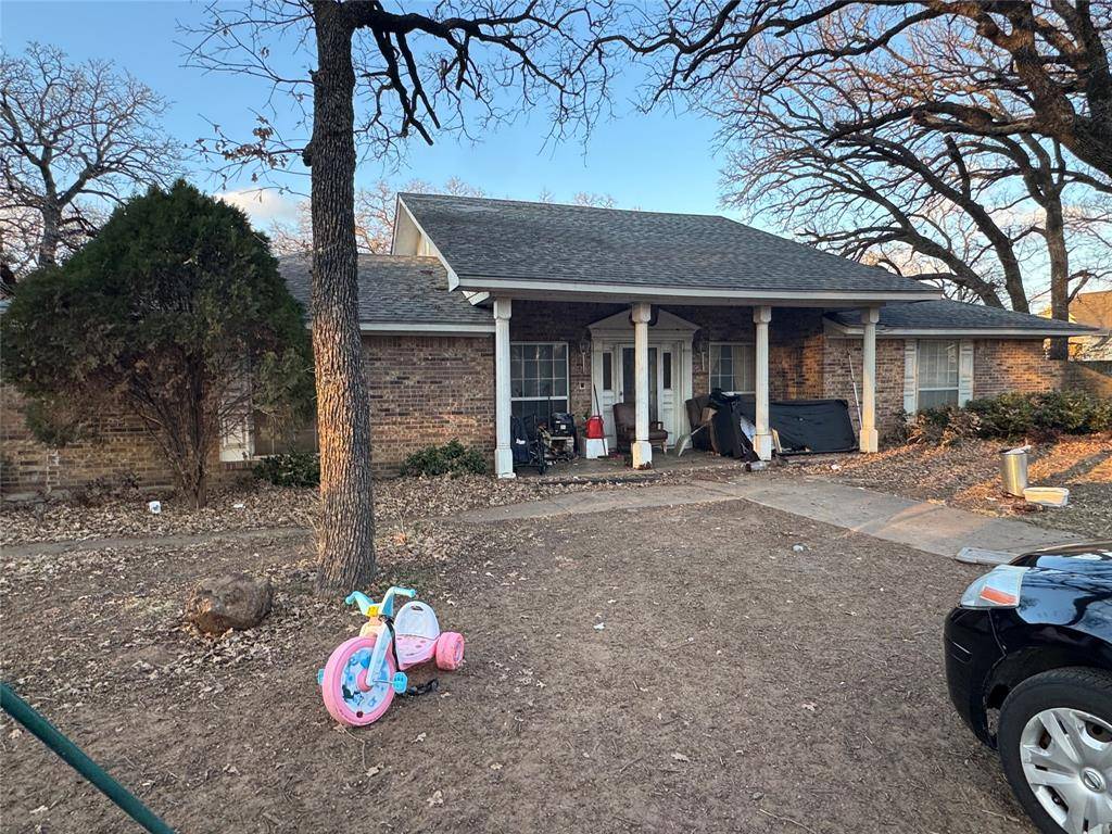 2301 Turner Way, Arlington, TX 76001