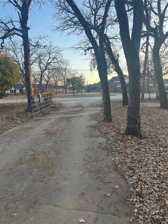 2301 Turner Way, Arlington, TX 76001