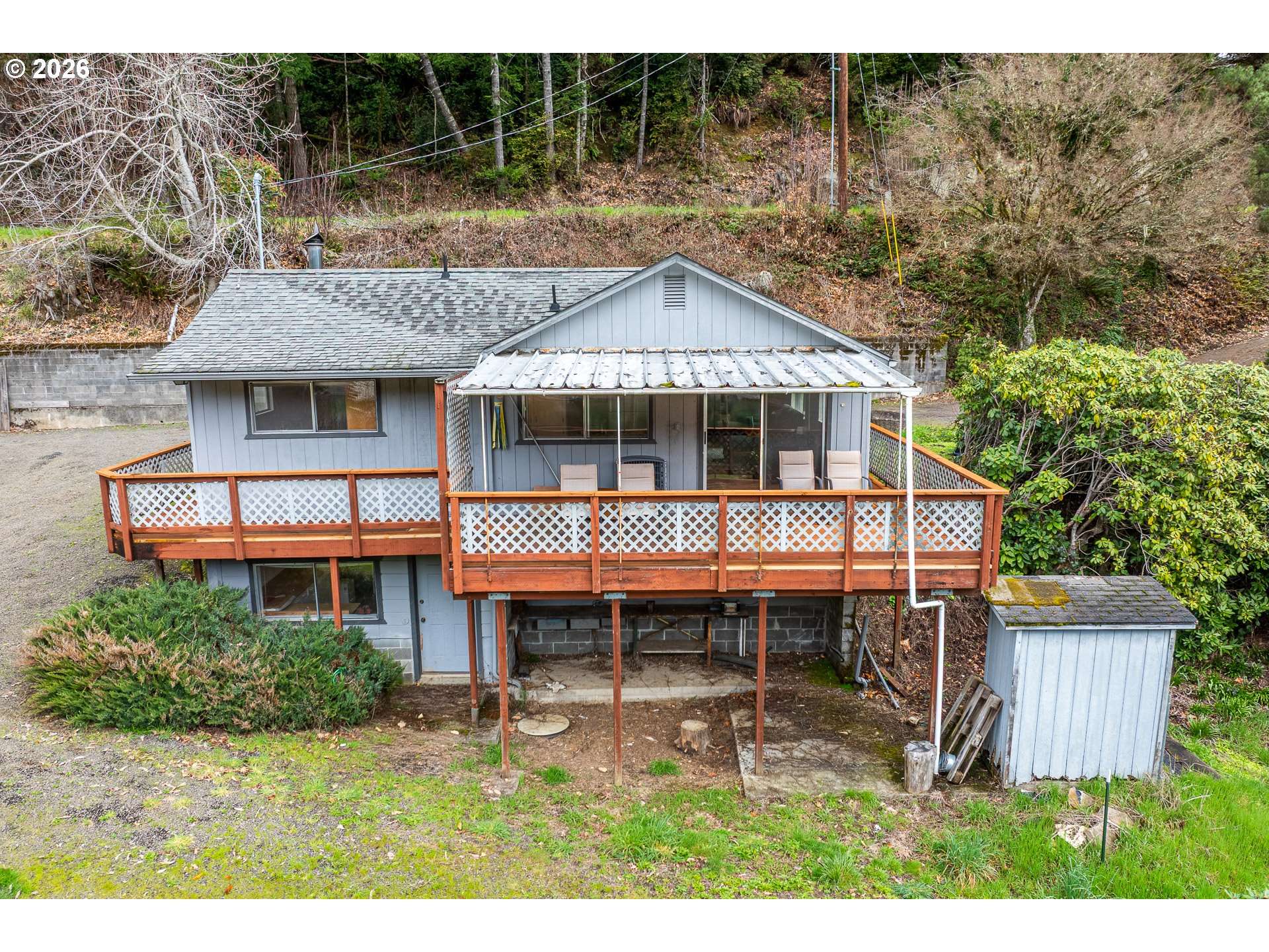 10919 E MAPLETON RD, Mapleton, OR 97453