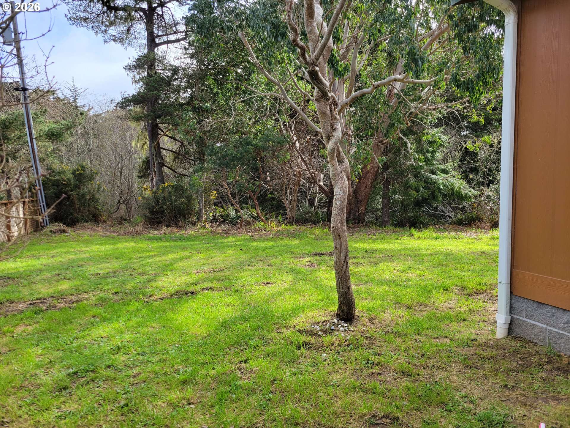 303 13TH ST SW, Bandon, OR 97411