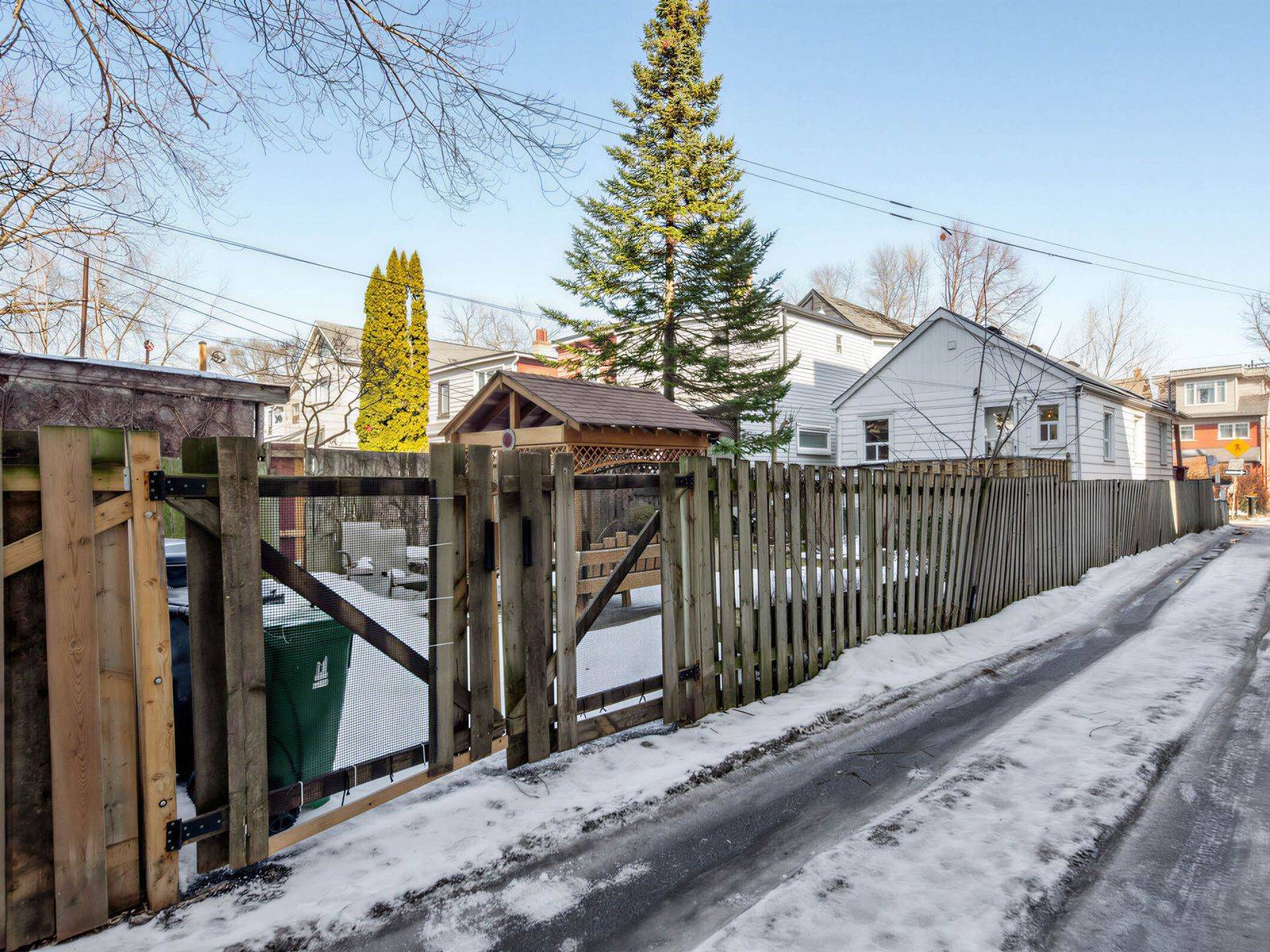12 Hastings AVE, Toronto E01, ON M4L 2L2