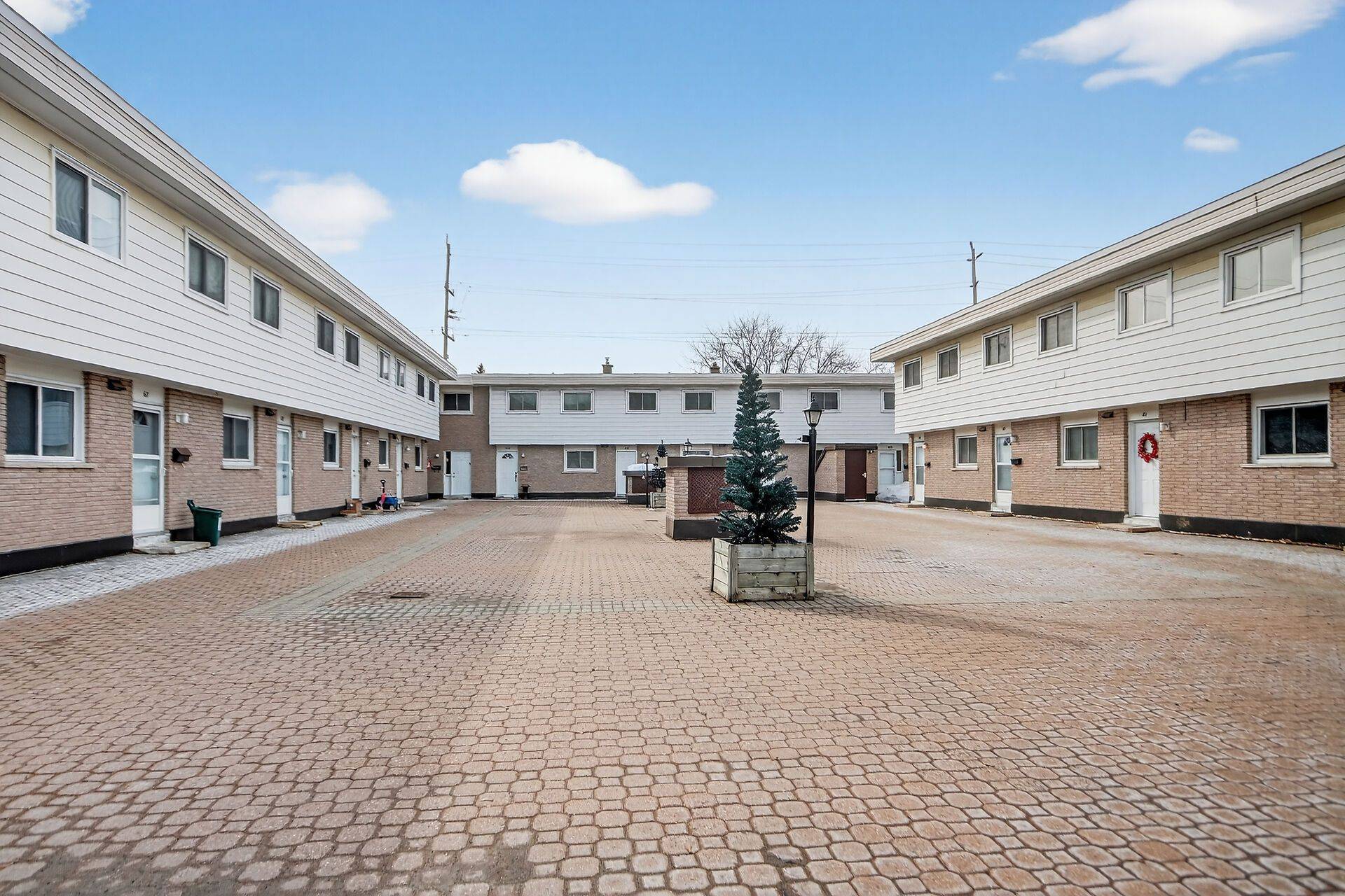 427 Moodie DR, Bells Corners And South To Fallowfield, ON K2H 8A5