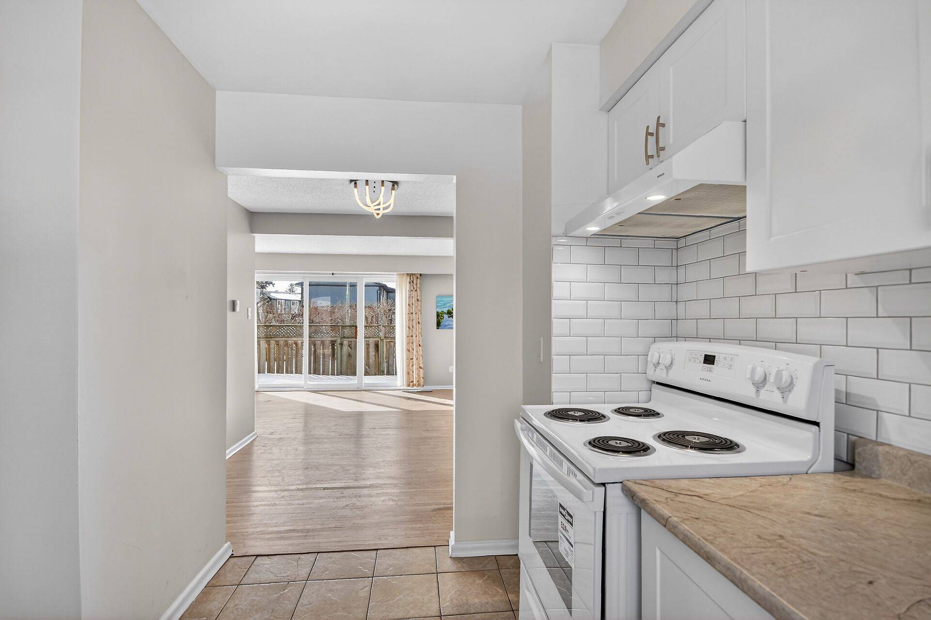 427 Moodie DR, Bells Corners And South To Fallowfield, ON K2H 8A5