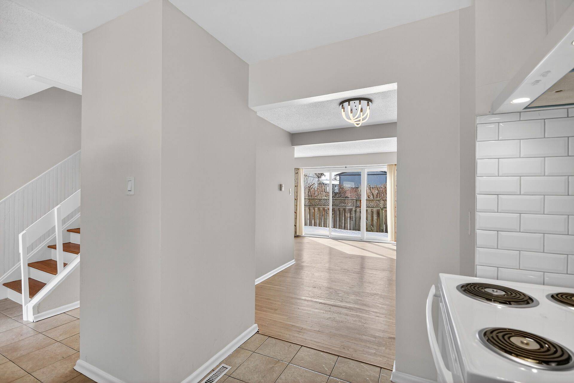 427 Moodie DR, Bells Corners And South To Fallowfield, ON K2H 8A5