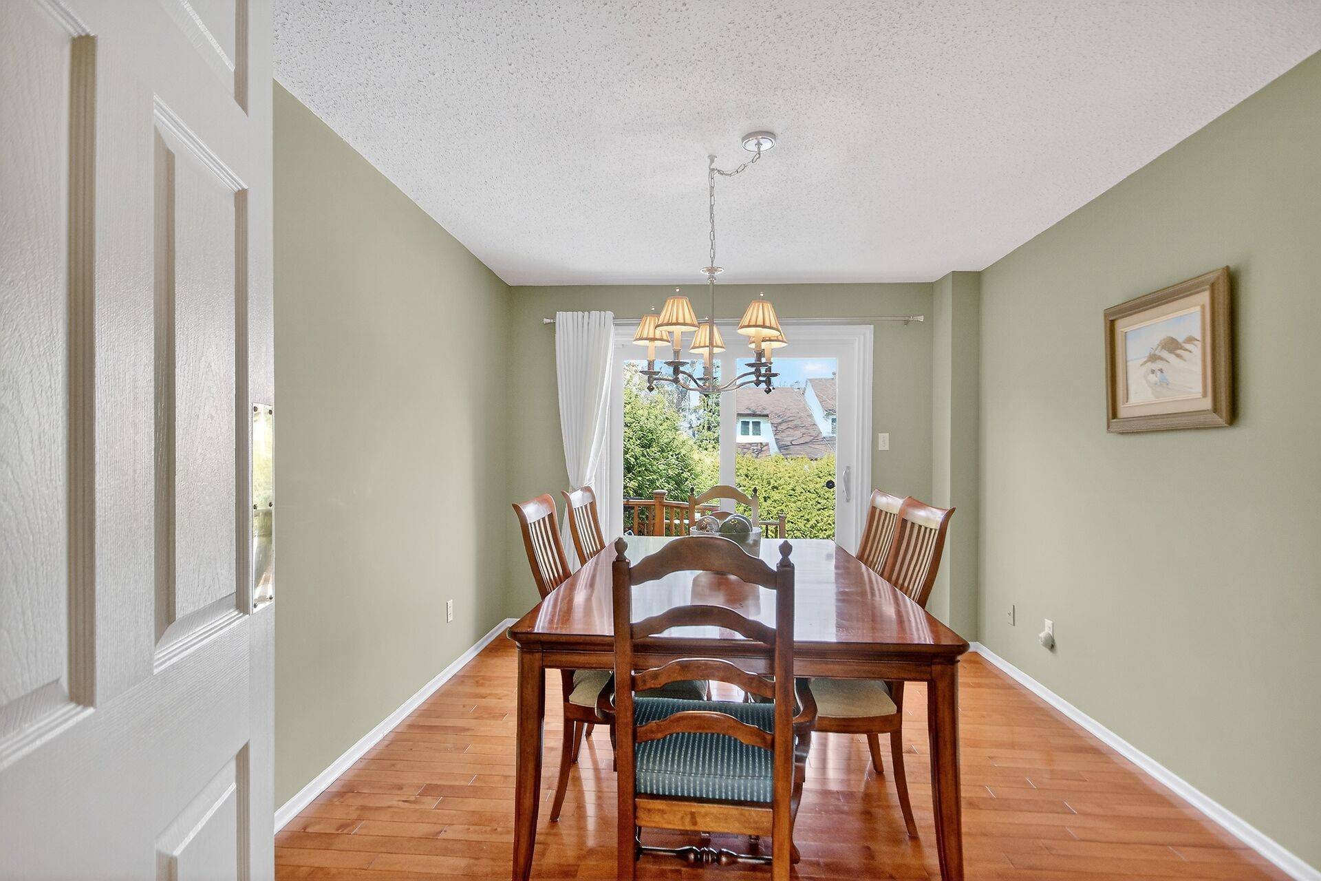 37 Gillespie CRES N, Hunt Club - Windsor Park Village And Area, ON K1V 0C1