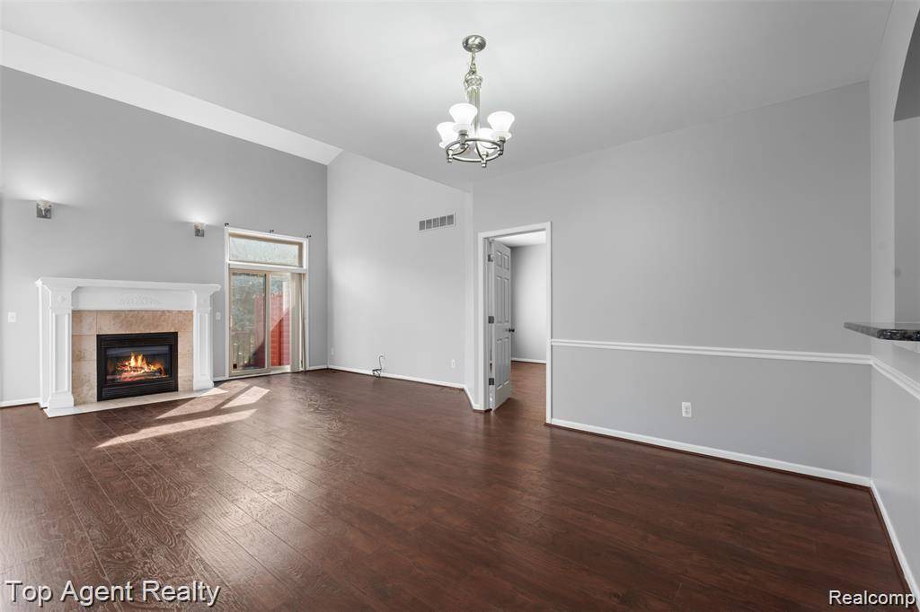 1066 Lorenzo CT, Troy, MI 48085