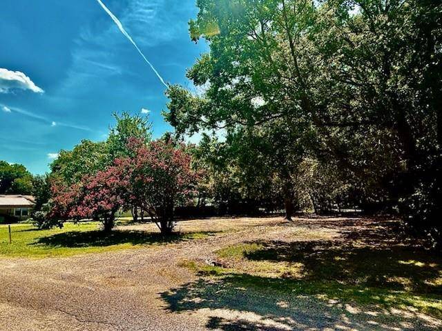 104 S Lamar Street, Tioga, TX 76271