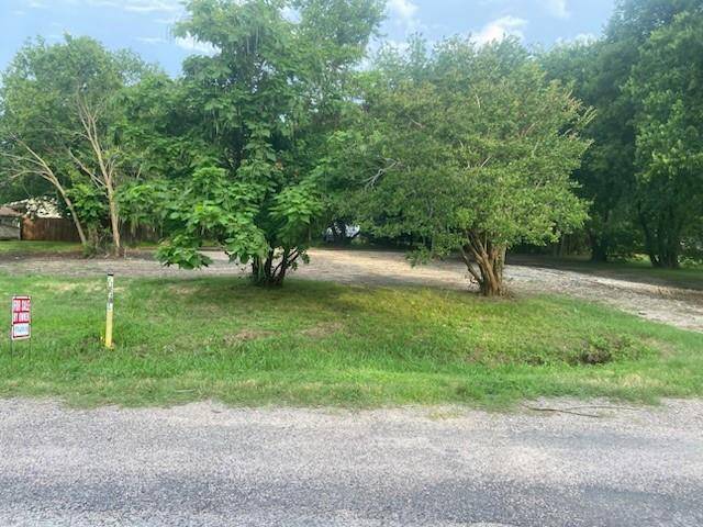 104 S Lamar Street, Tioga, TX 76271