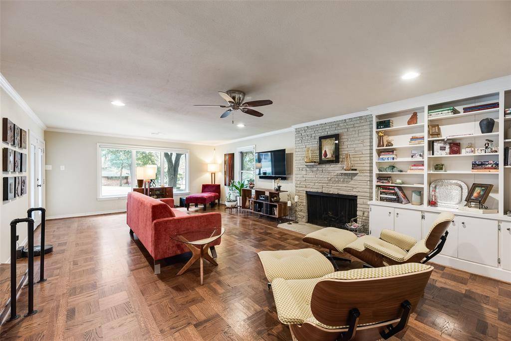 10035 Woodgrove Drive, Dallas, TX 75218