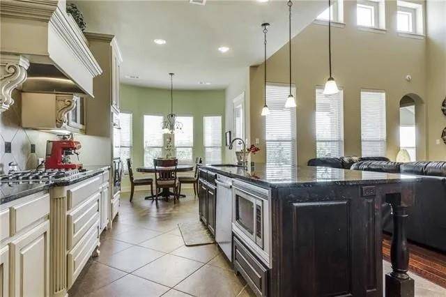 7326 Canadian Drive, Irving, TX 75039