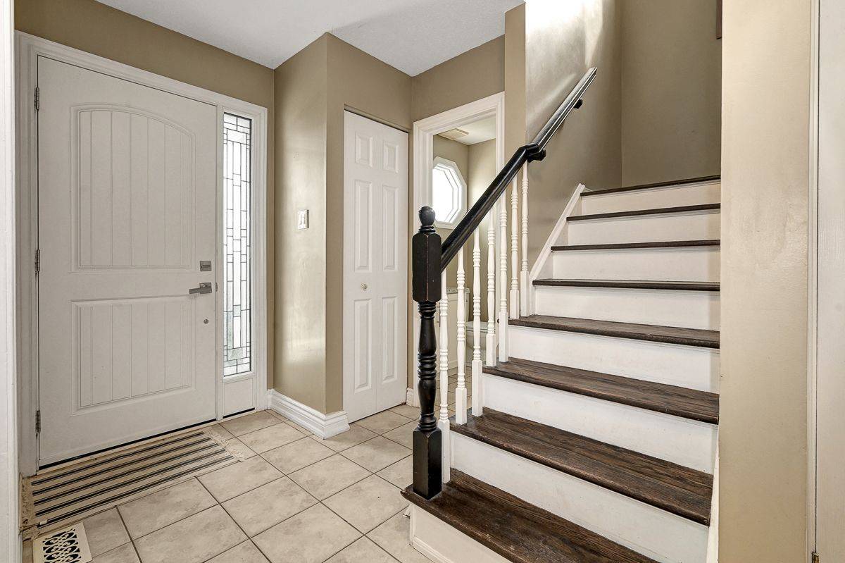 121 Porcupine TRL, Constance Bay - Dunrobin - Kilmaurs - Woodlawn, ON K0A 1T0