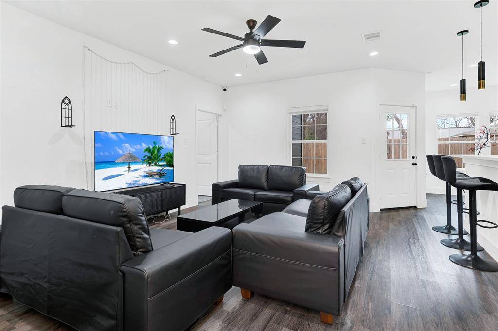 4811 Huey Street, Dallas, TX 75210