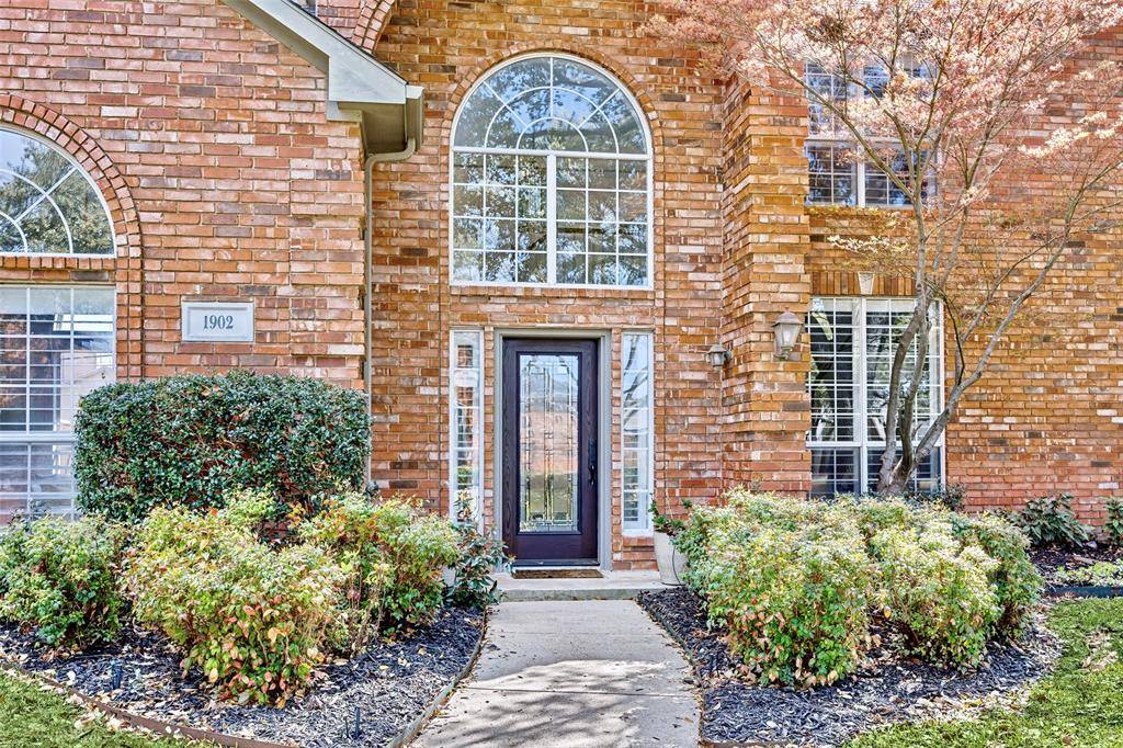 1902 Country Meadow Lane, Richardson, TX 75081