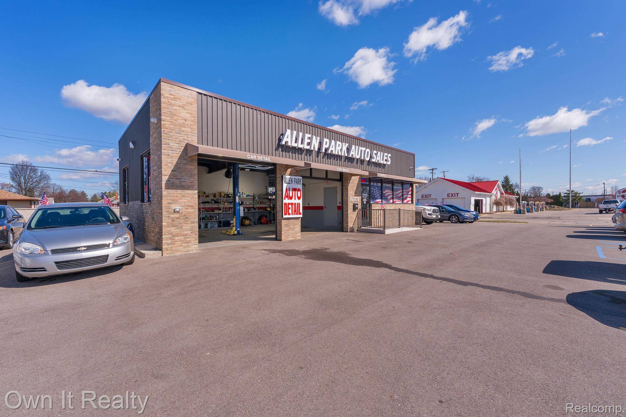 17120 Ecorse RD, Allen Park, MI 48101