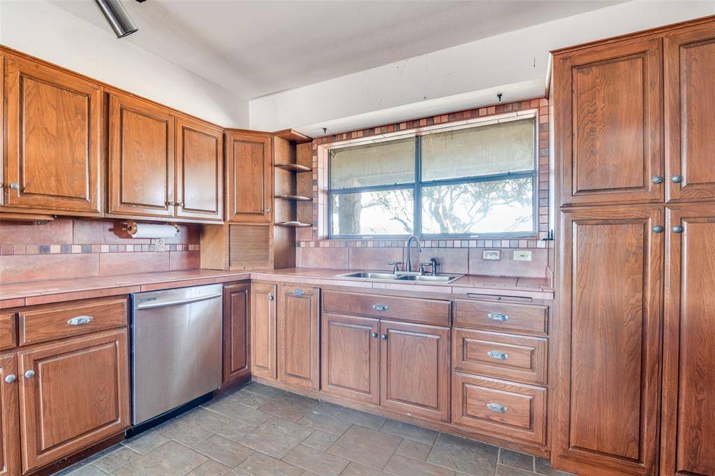 515 Farr Altom Road, Combine, TX 75159