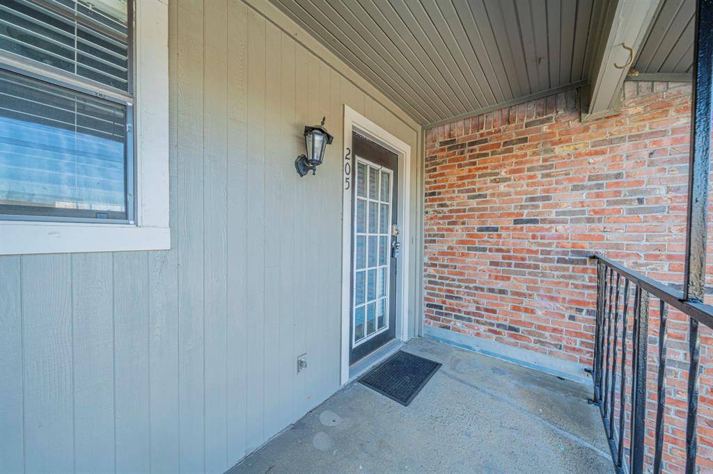 2733 Silver Creek Drive #205, Arlington, TX 76006