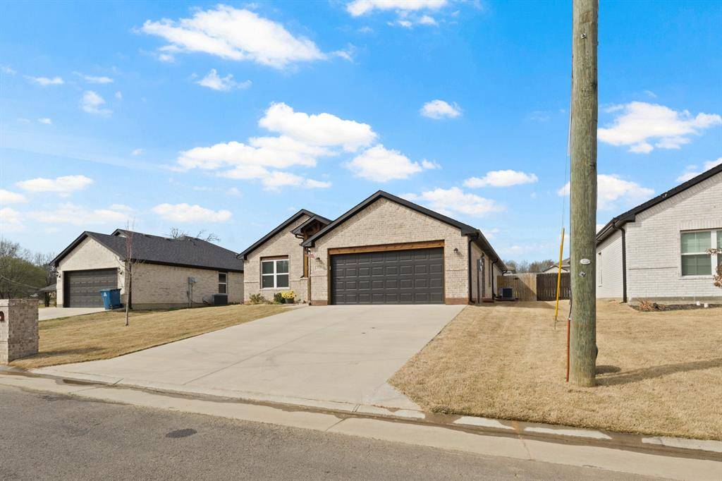 103 St. James, Mount Pleasant, TX 75455