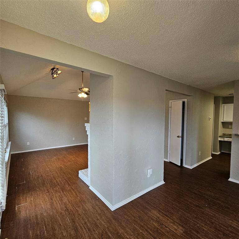 1205 Old Barn Lane, Mesquite, TX 75149