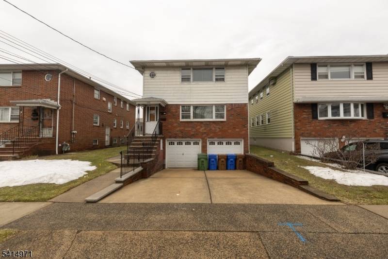 318 Kennedy Dr, Linden City, NJ 07036