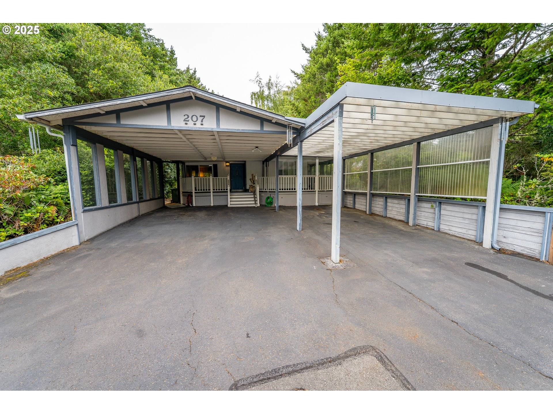 1600 RHODODENDRON DR #207, Florence, OR 97439