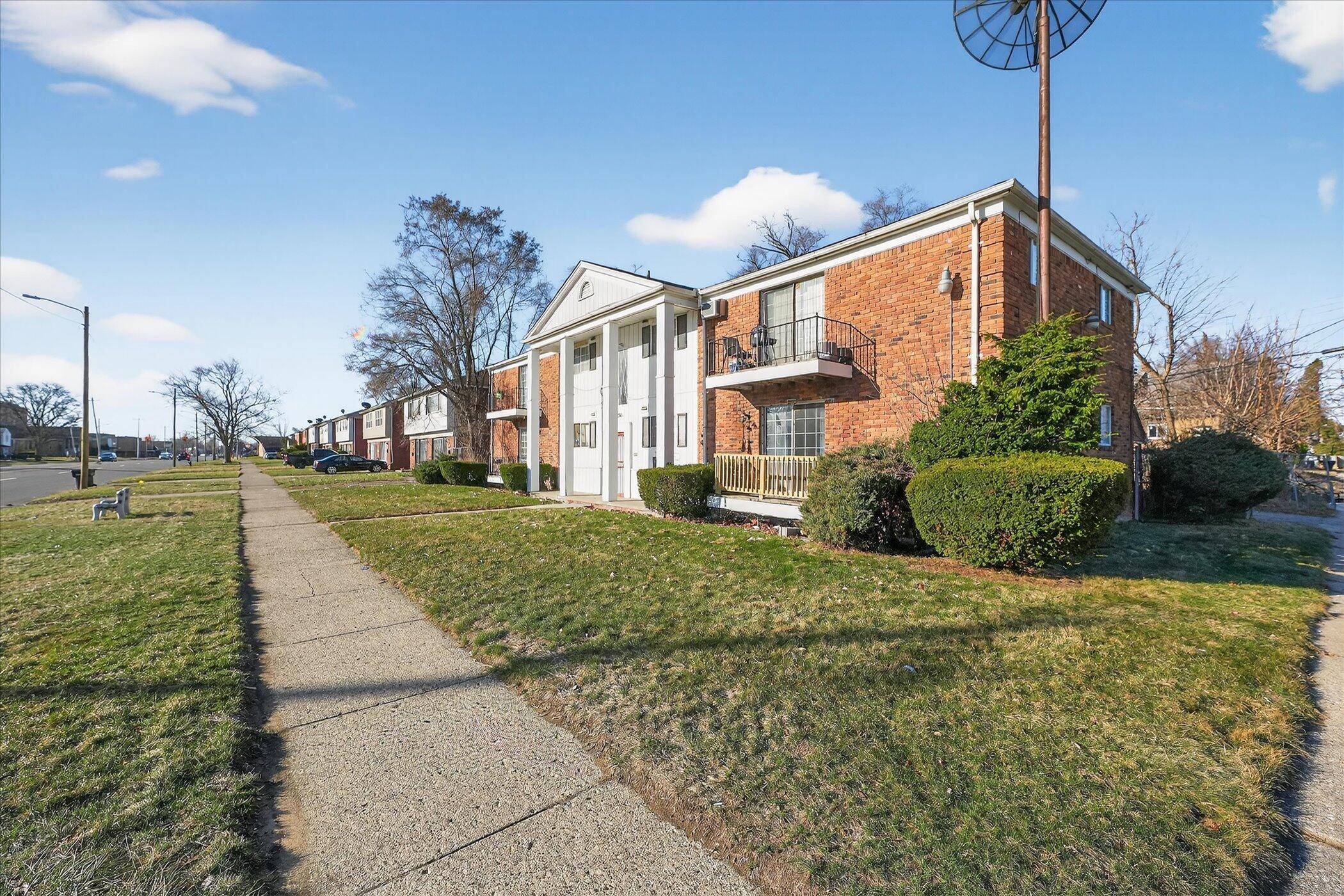 19511 S Greenfield RD, Detroit City, MI 48235