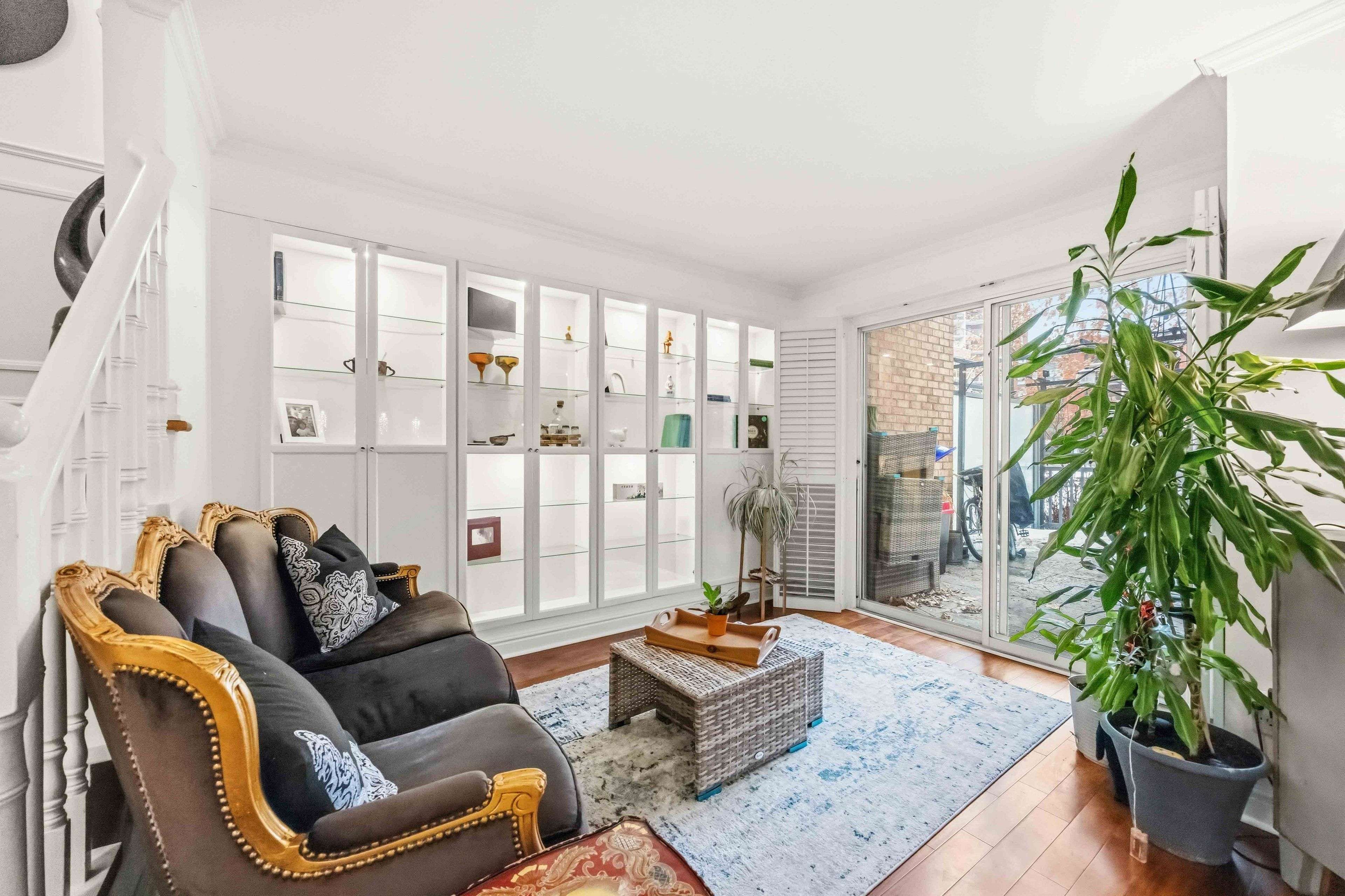 60 Homewood AVE #112, Toronto C08, ON M4Y 2X4