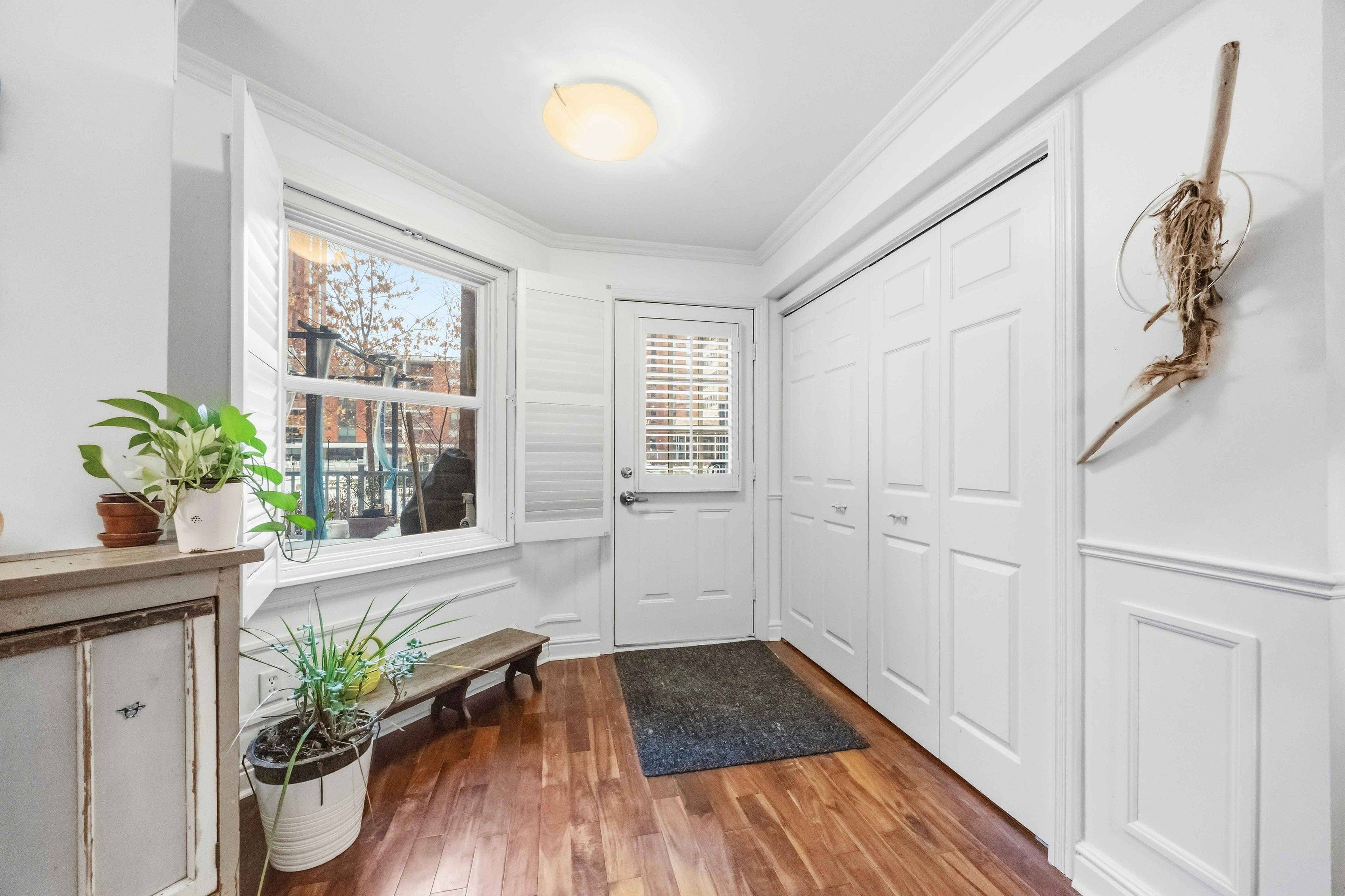 60 Homewood AVE #112, Toronto C08, ON M4Y 2X4