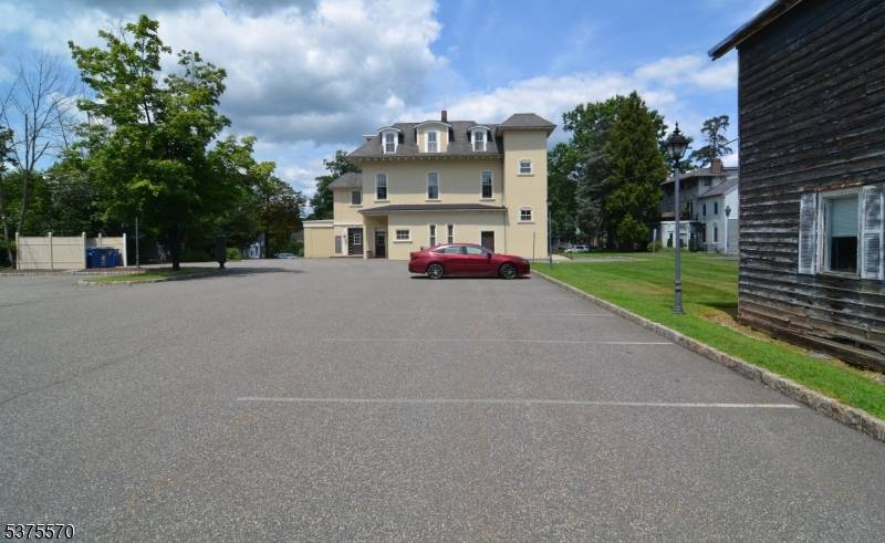 24 Mine Street, Flemington Boro, NJ 08822