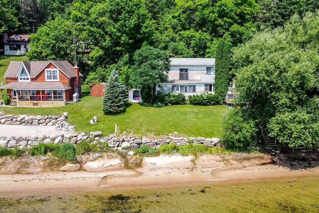 379 Champlain RD, Penetanguishene, ON L9M 1S3