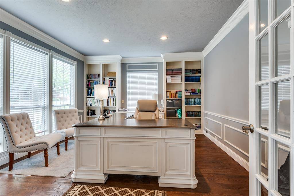 2204 Yaupon Drive, Irving, TX 75063