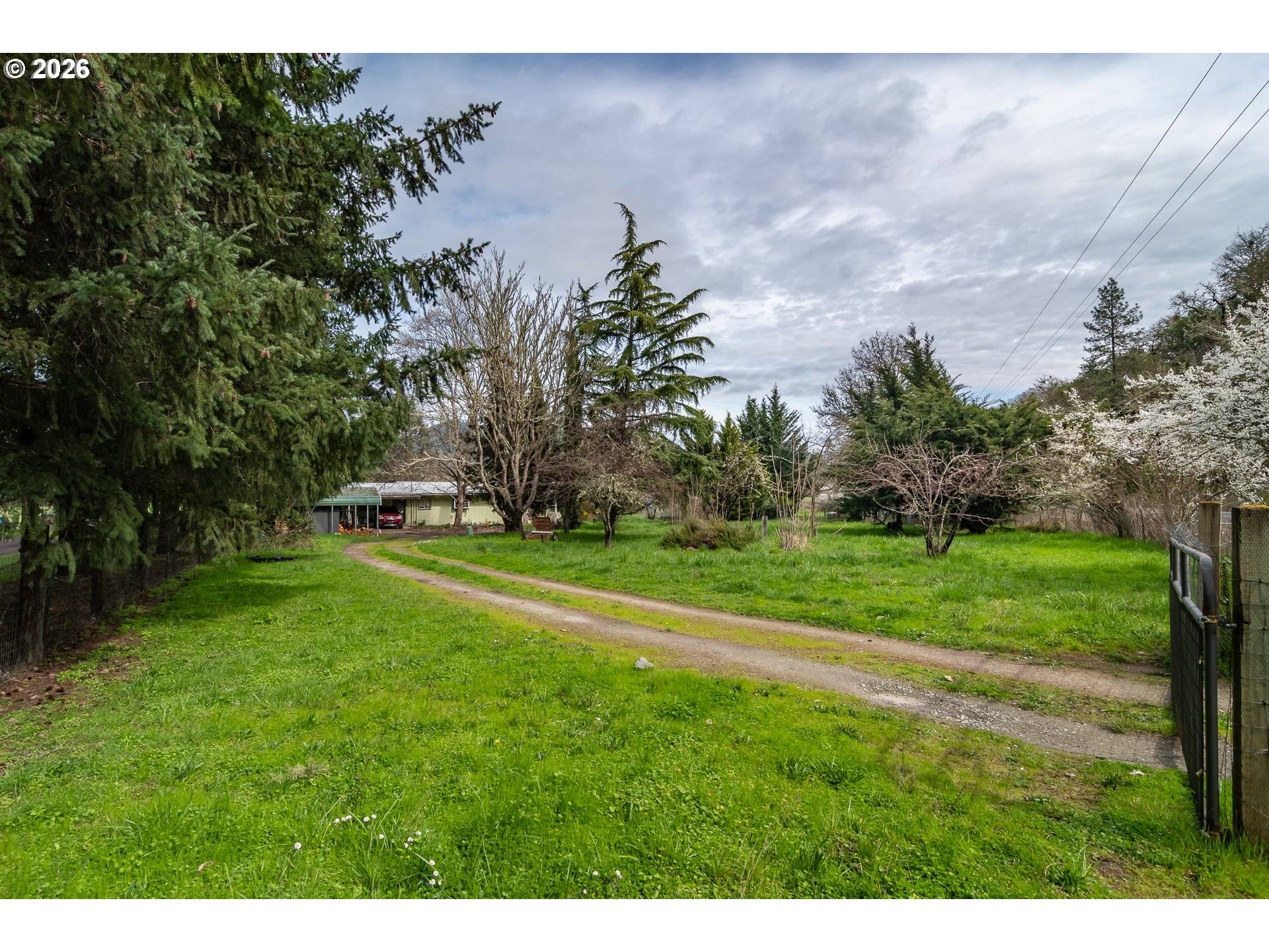 3161 GLENBROOK LOOP RD, Riddle, OR 97469
