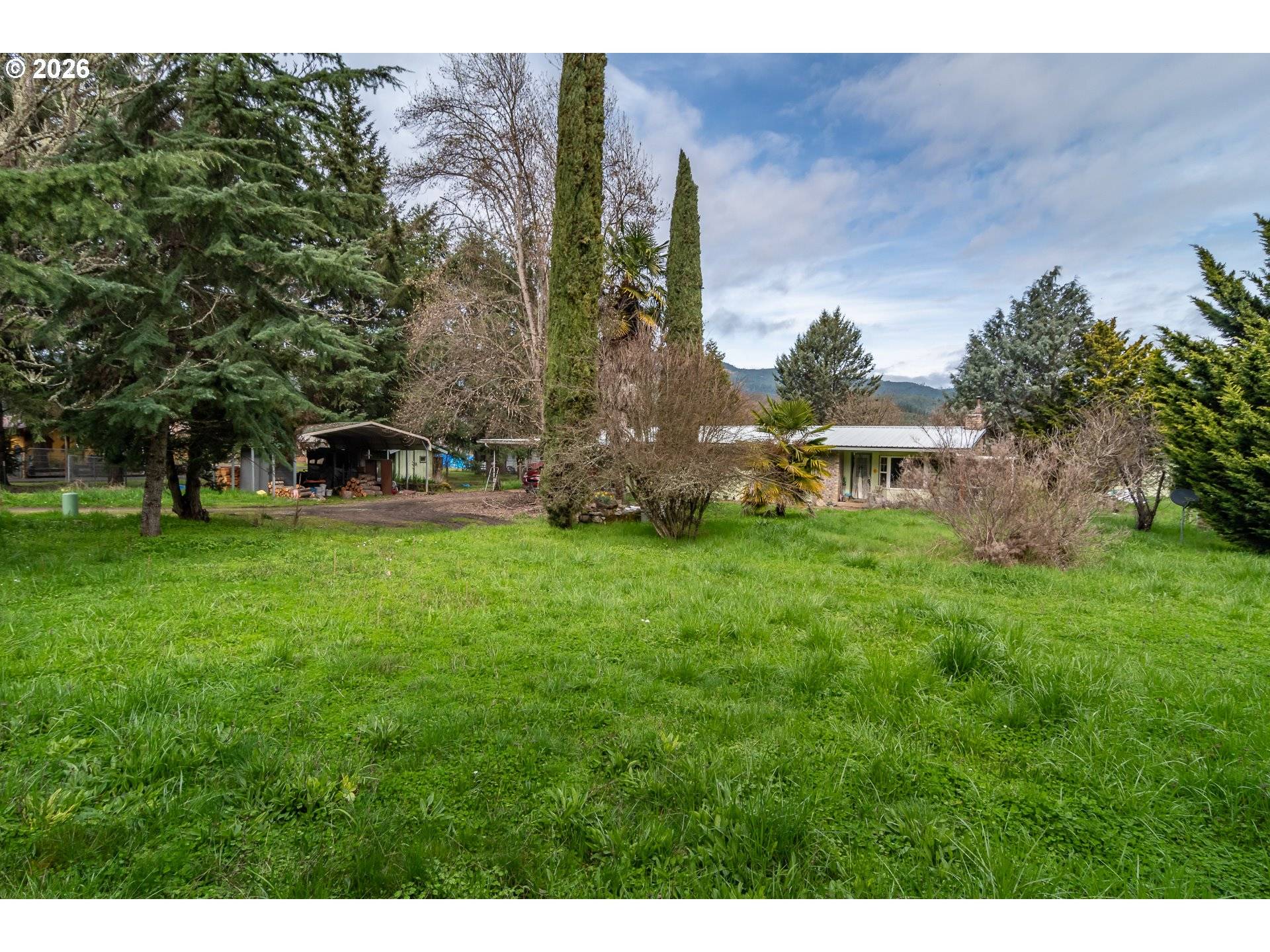 3161 GLENBROOK LOOP RD, Riddle, OR 97469