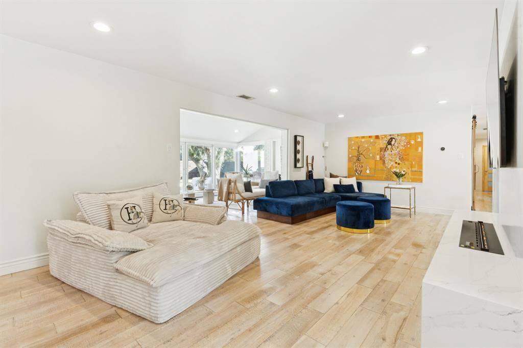 4863 Allencrest Lane, Dallas, TX 75244