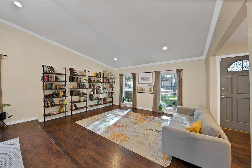 8525 Grumman Drive, Dallas, TX 75228