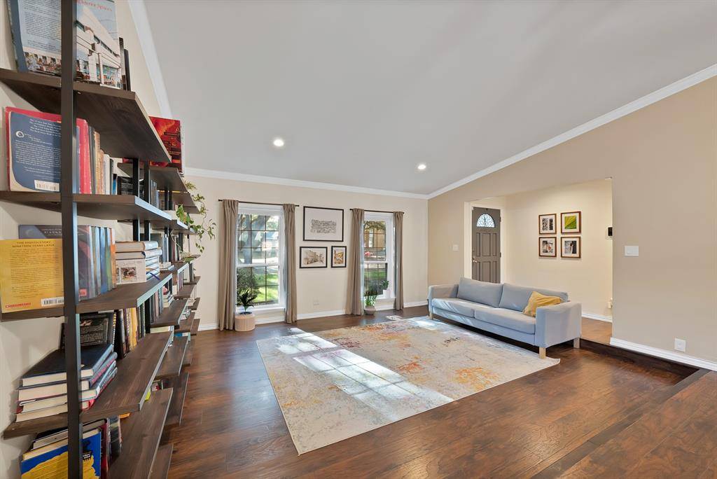 8525 Grumman Drive, Dallas, TX 75228