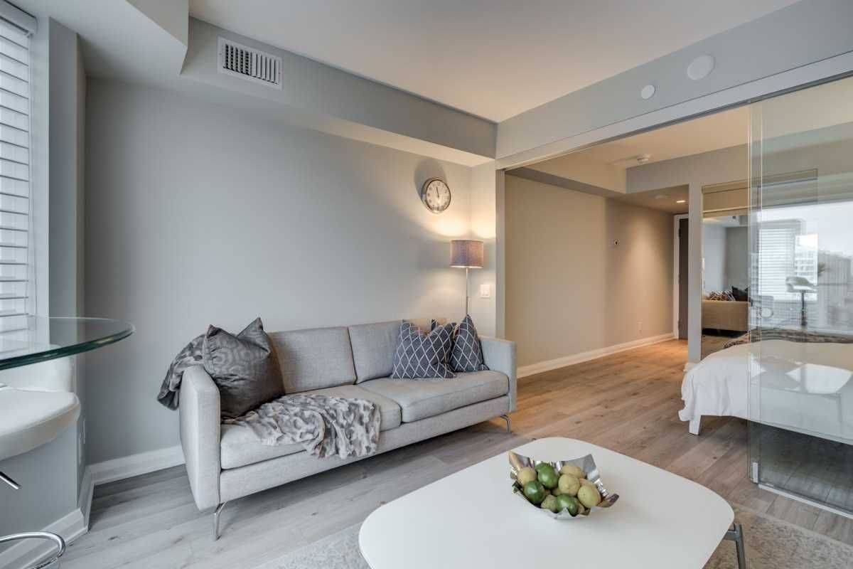 155 Yorkville AVE #1905, Toronto C02, ON M5R 1C4