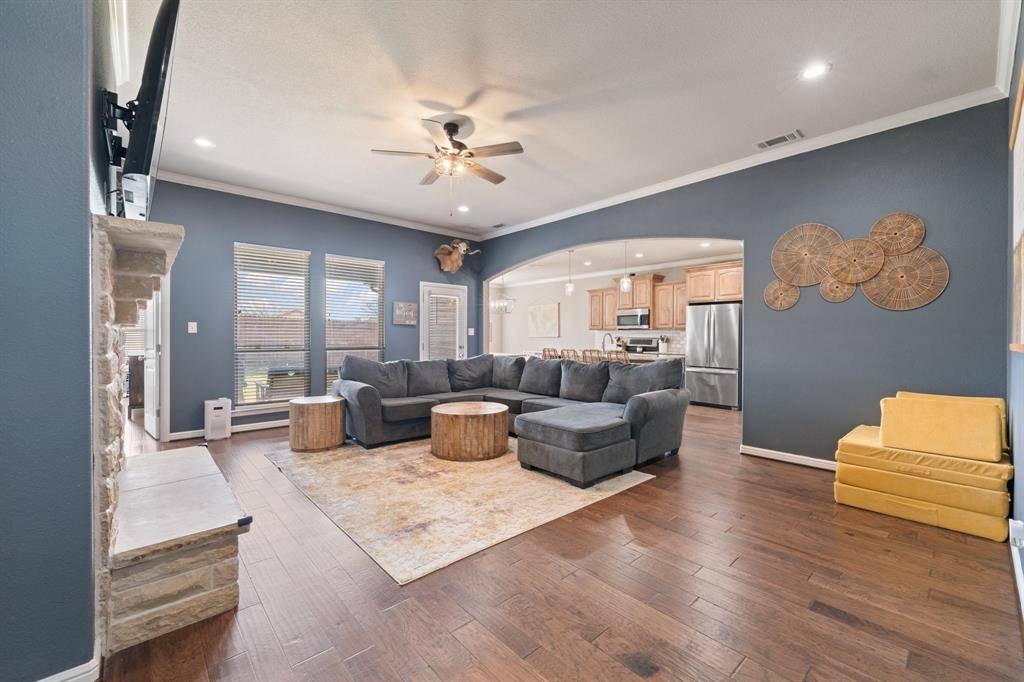 1601 Summercrest Drive, Cleburne, TX 76033